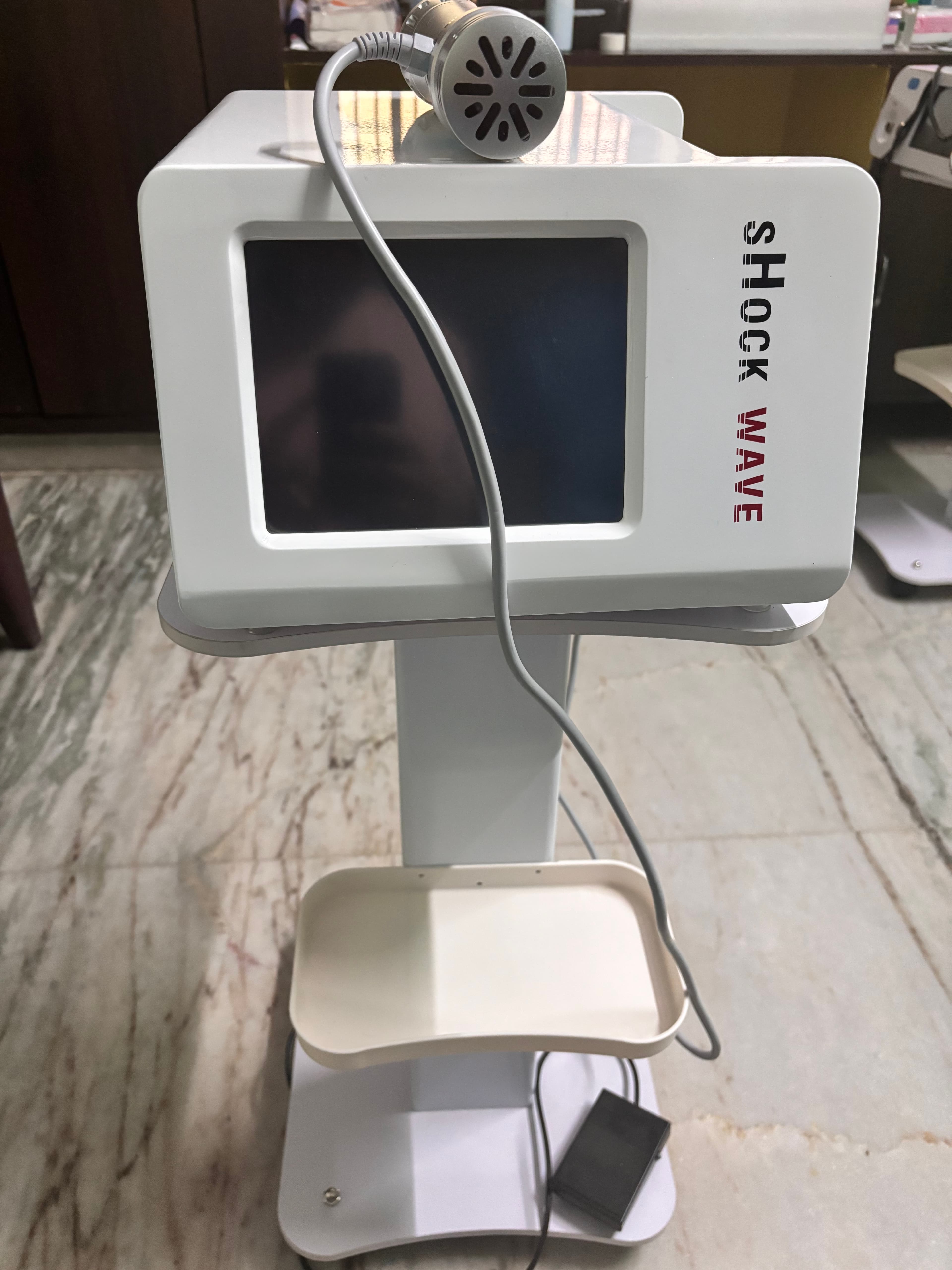 Shockwave therapy machine
